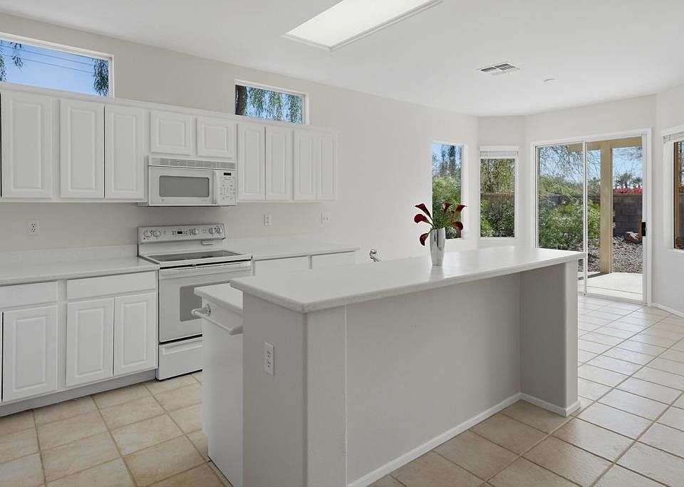 1st image of 78985 Lavender Cir
