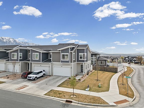 2nd image of 1402 S Castillo Rd