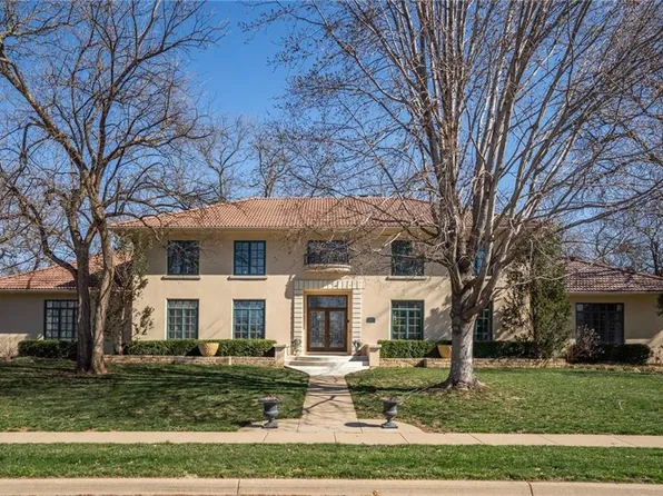 4412 Nicklaus Dr, Lawrence, KS 66047