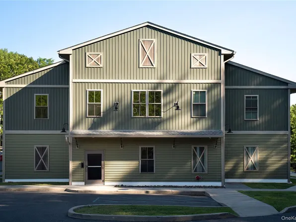 128 Vineyard Avenue #209, Highland, NY 12528