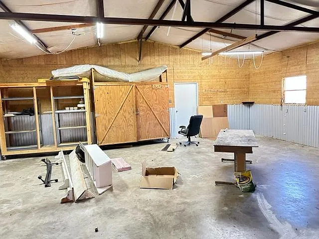 843 FM 2560 — Photo 22