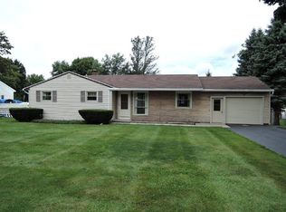 12 Hillside Dr, Hilton, NY 14468