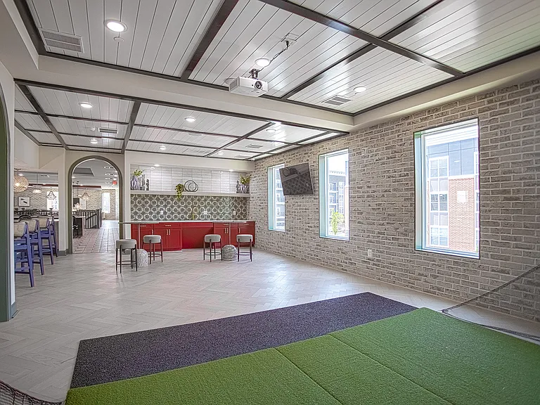 Relay 129 Apartments & Townhomes — Photo 31