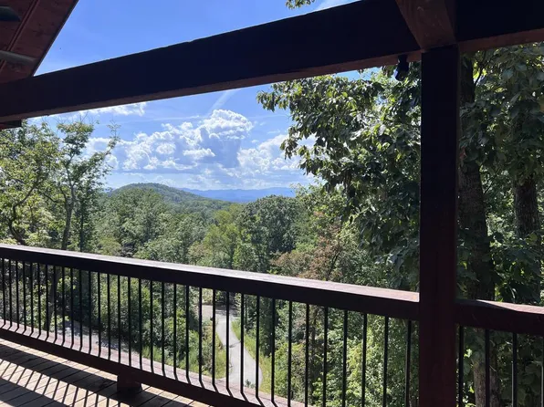 175 Stuart Dr, Mineral Bluff, GA 30559
