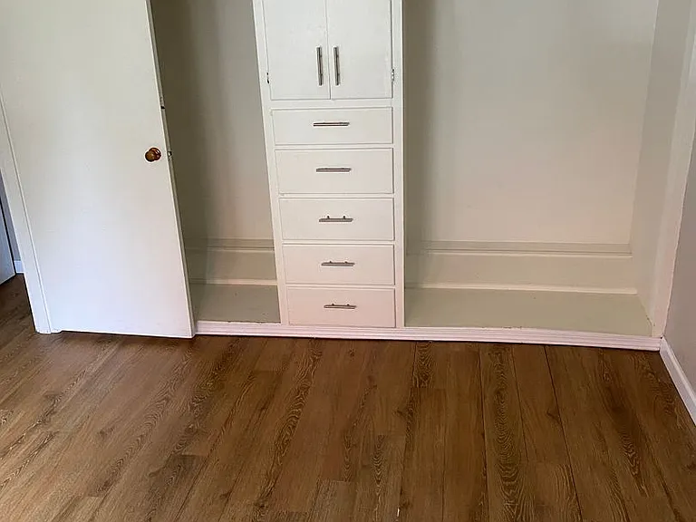 100 Commercial Ave — Photo 18