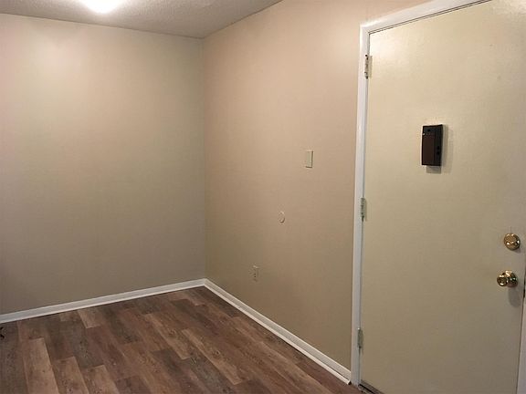 2nd image of 220 Culver St APT 24