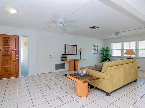 4th image of 10633 Del Prado Dr W