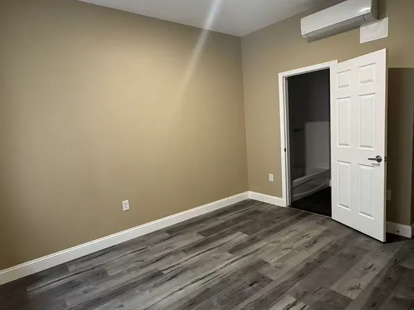 911-13 Race St, Philadelphia, PA