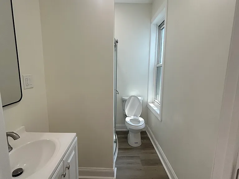 1207 W Norwegian St — Photo 4