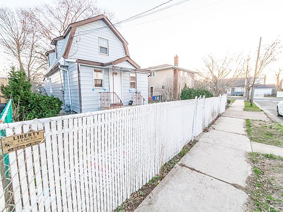 2nd image of 1285 Bruce St