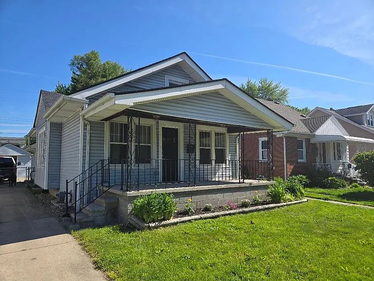 251 Spencer St — Photo 1