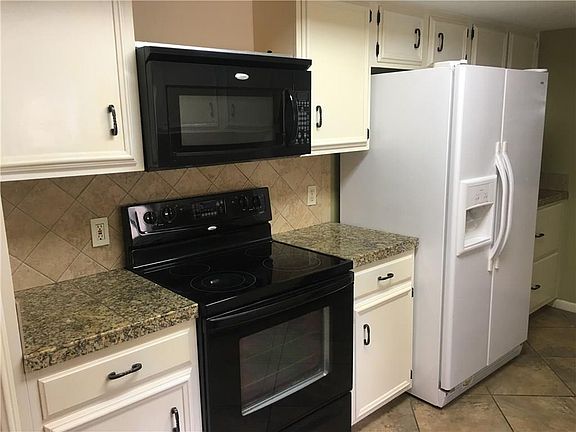 5th image of 133 Lake Shore Dr #133