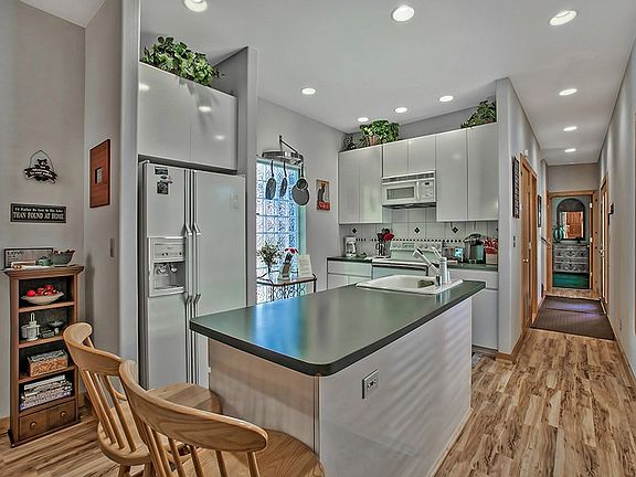 4th image of 540 Brassie Ave