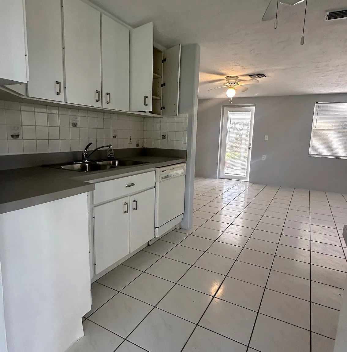 3 bed, 1114 sqft, $1,700 — Photo 4