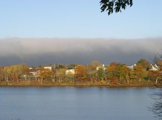 29 Mill Pond Rd, South Thomaston, ME 04858