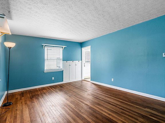 4th image of 3093 Hamilton Ave