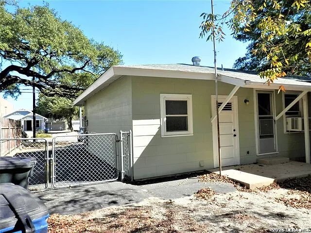 555 N Union Ave — Photo 28