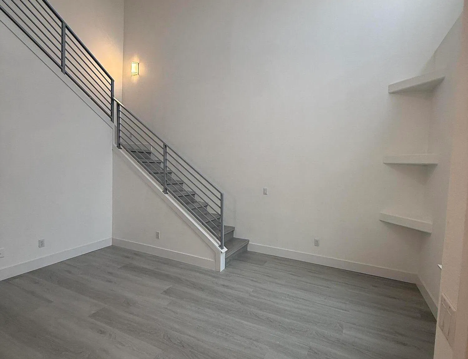 3 bed, 2.5 bath, 1700 sqft, $2,350 — Photo 3