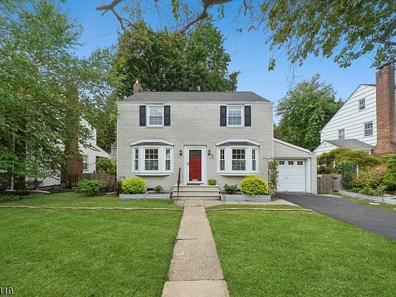 2nd image of 26 Brookdale Rd
