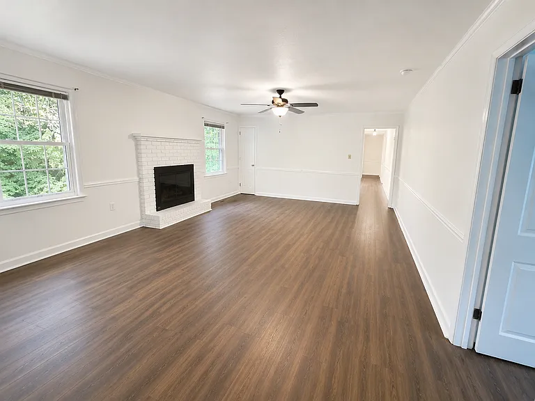 221 Starmount Dr — Photo 6