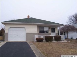15 Corinth Pl, Toms River, NJ 08757