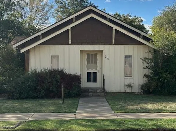 210 N Broadway Ave, Tipton, OK 73570