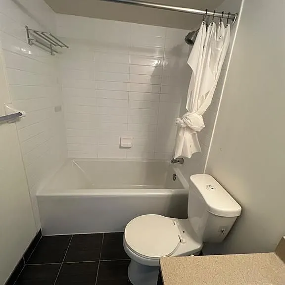 135 Village Green Sq #3923 — Photo 30
