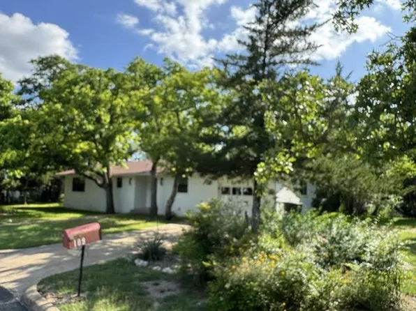 109 Glenwood Dr, Fredericksburg, TX 78624