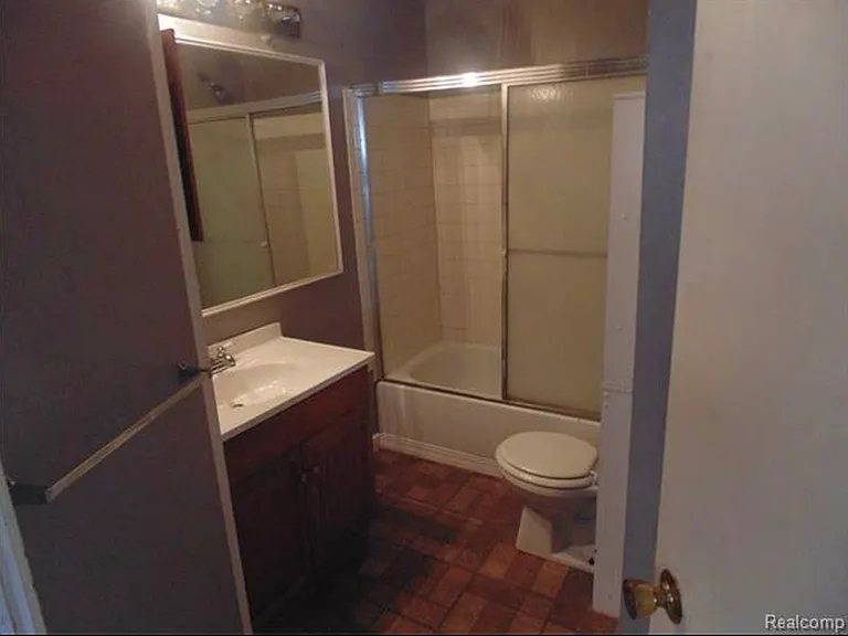 26521 Hampden St — Photo 7