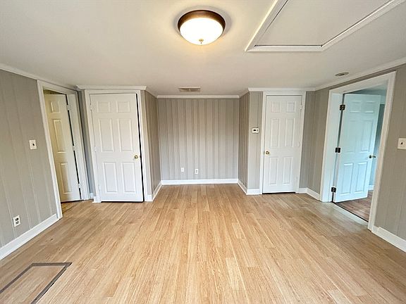 5th image of 22 Oak Neck Rd
