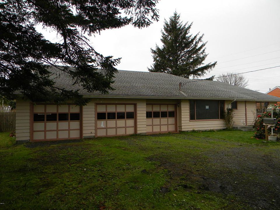 1st image of 641 NE Grant St
