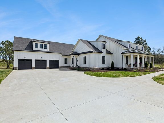 4th image of 780 Baxter Rd