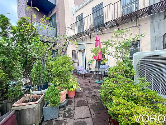 Rented by Voro New York | media 10