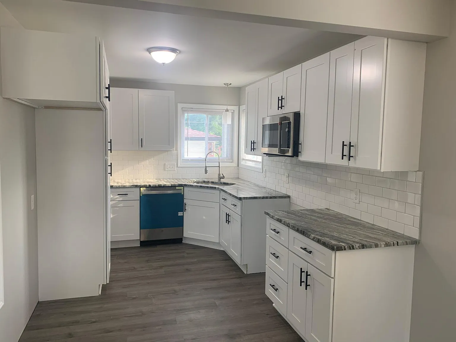 3 bed, 1.5 bath, 1095 sqft, $2,100 — Photo 4