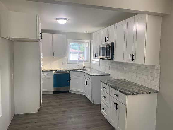 4th image of 21224 Briarcliff St
