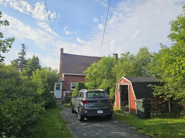 59 Brook St, Cape Breton, NS B1G 1A4