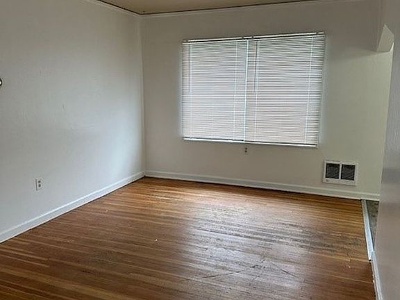 5th image of 4422 SW Beach Ave APT 3