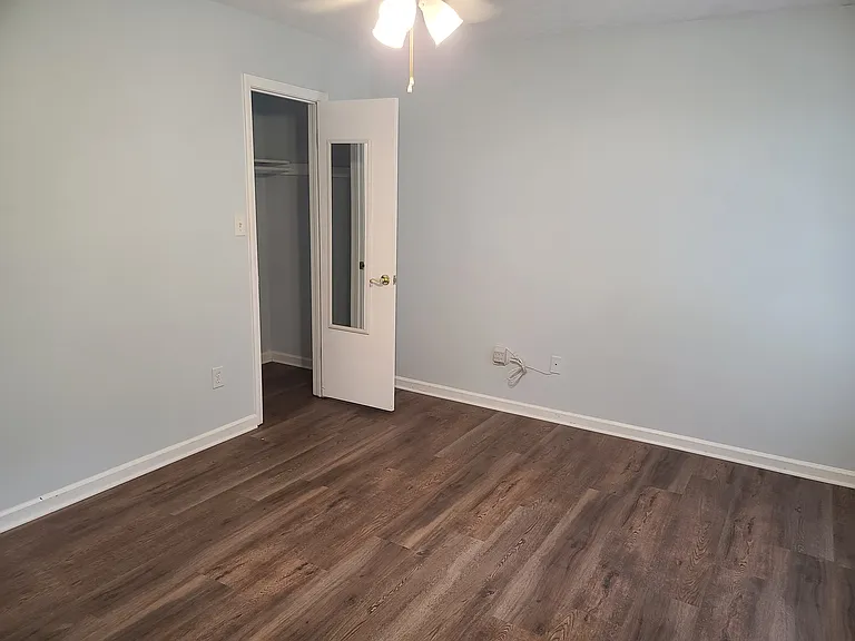 709 Redwood Park — Photo 24