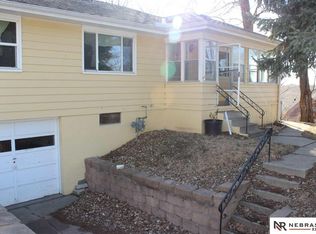 2405 Chandler Rd E, Bellevue, NE 68005