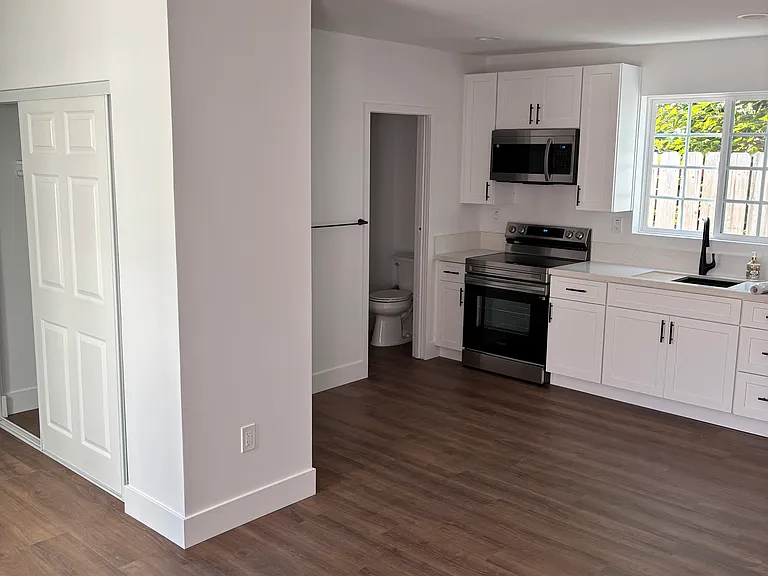 1328 J Ave — Photo 12