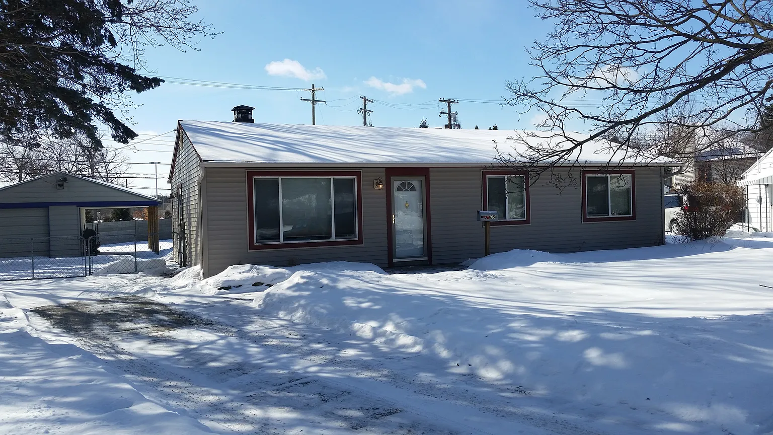 2405 Faye Dr photo 1