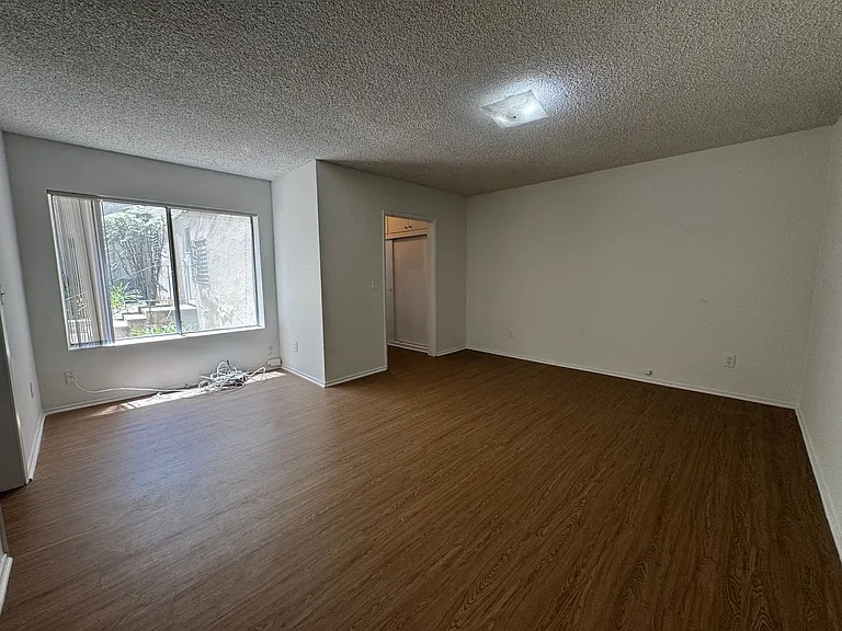 100 - Kimberly Apartments — Photo 53