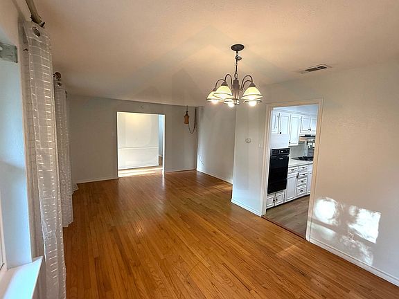 3rd image of 835 Hill City Dr