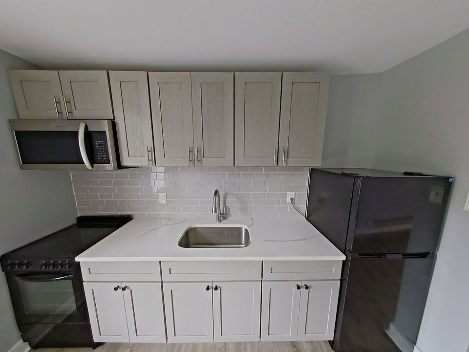 2nd image of 4840 E Roosevelt Blvd