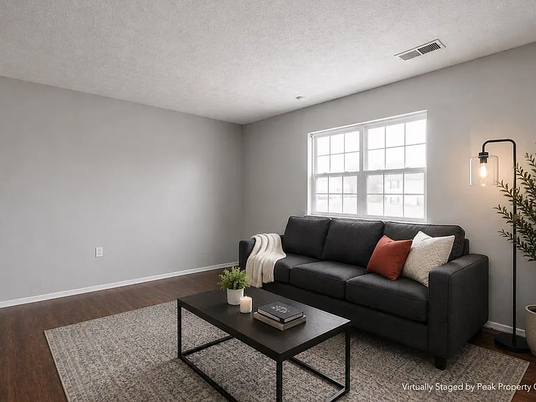 1393 Summit St #B — Photo 3