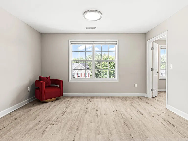 900 Vandalia Dr — Photo 12