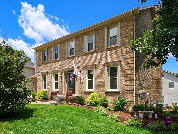 3rd image of 525 Woodstream Ct