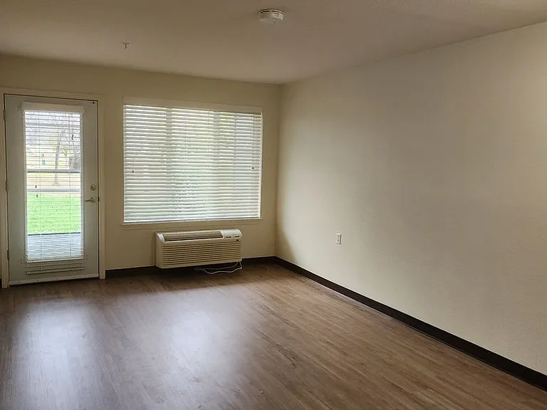 5900 Canyon View Dr — Photo 6