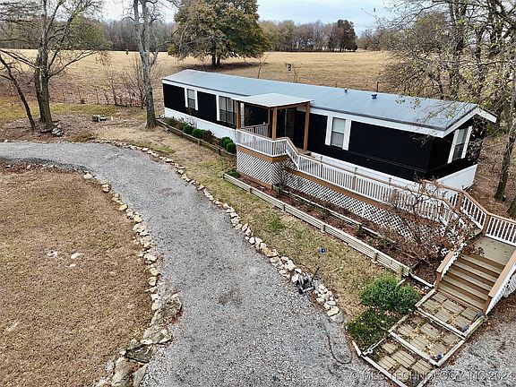 3rd image of 745 Lakeside Dr N