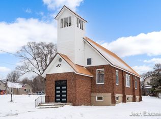 10 1st St, Stanwood, MI 49346